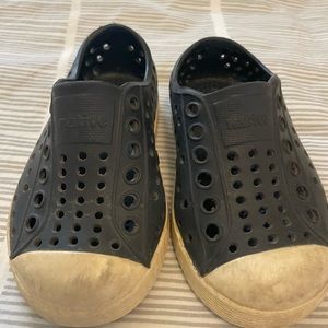 Kid Native Shoes, size 5, Black